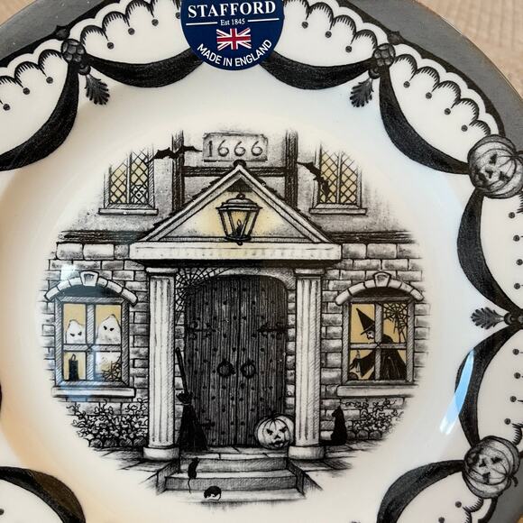 Royal Stafford Halloween Haunted House Salad Plates 8.5in Porcelain Set of 4 New - Picture 8 of 12